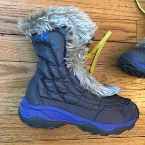 Girls The North Face Snow Boots Size 3 EUC!